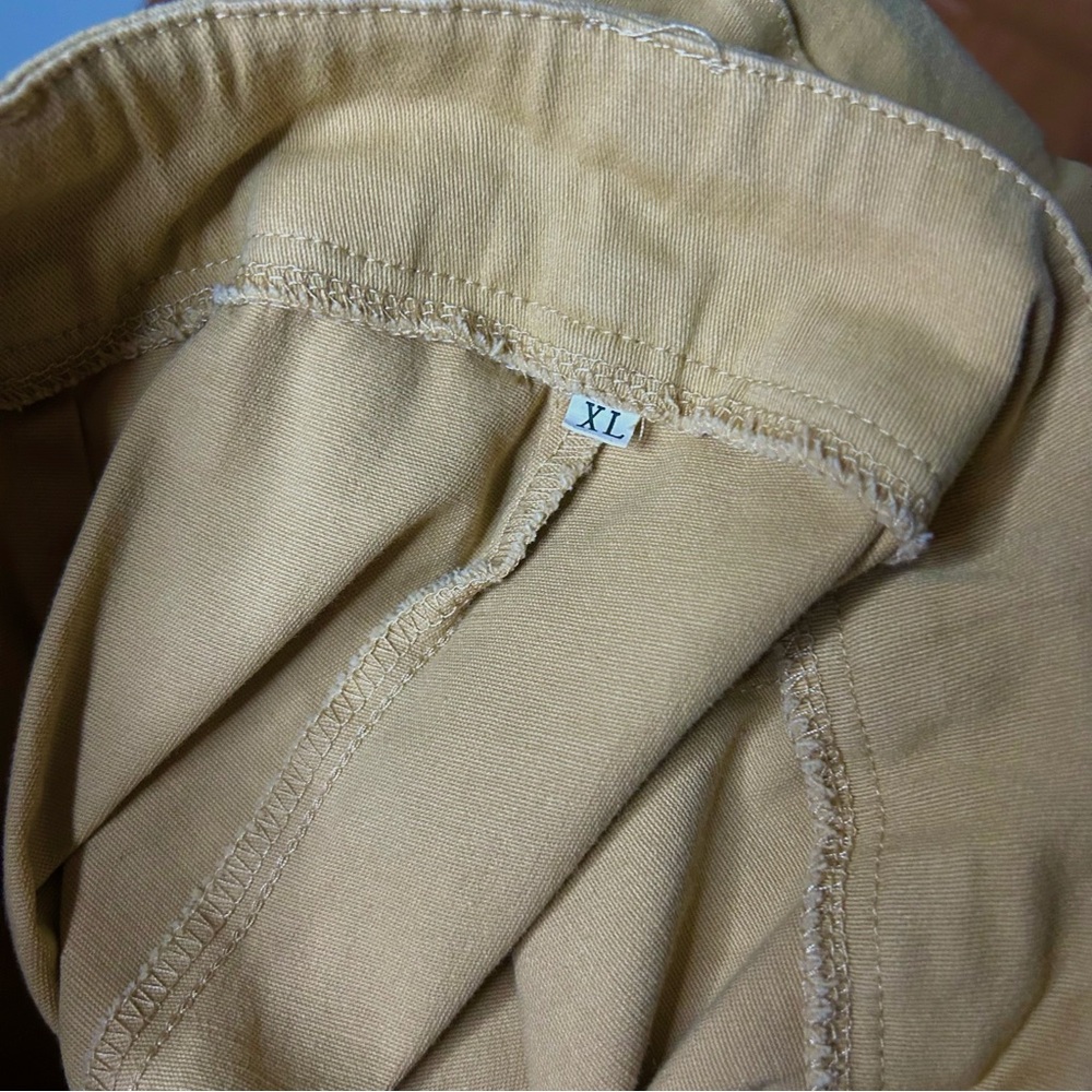 Women’s Tan Cargo Pants - Picture 6 of 8